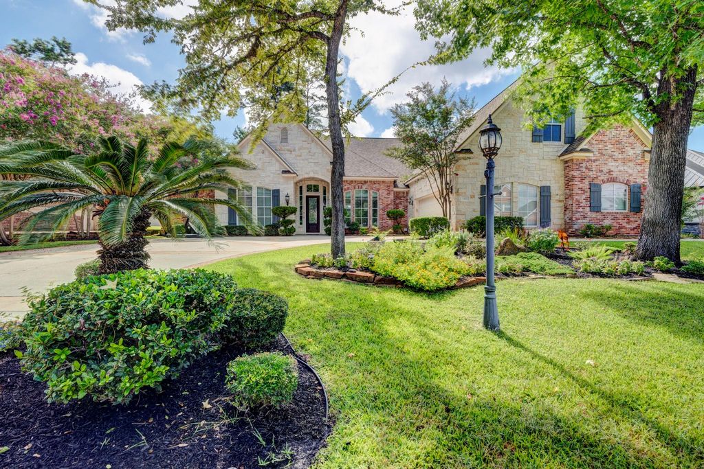 40 W Oaks Court, Montgomery, TX 77356