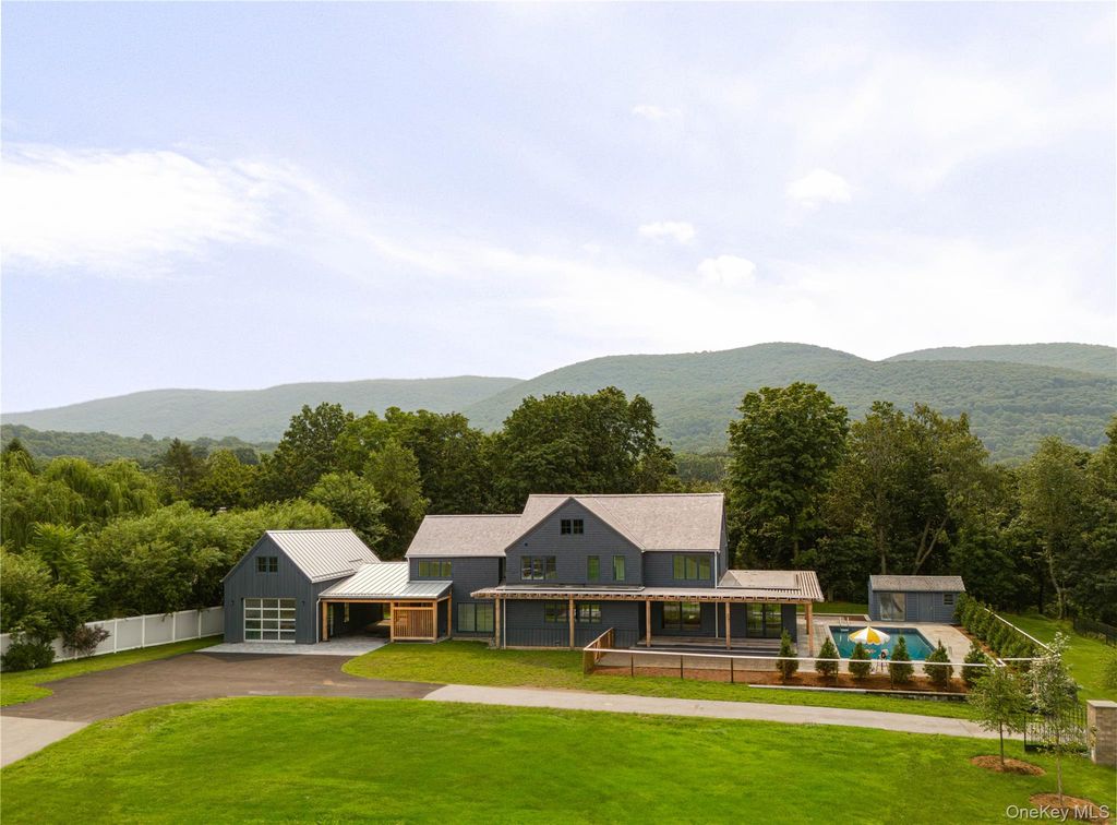 20 Dallis Place, Beacon, NY 12508 — exterior