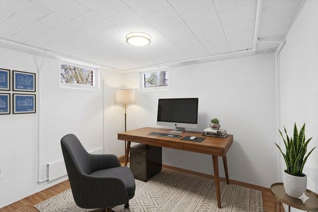 735 Warner Avenue N, Mahtomedi, MN 55115