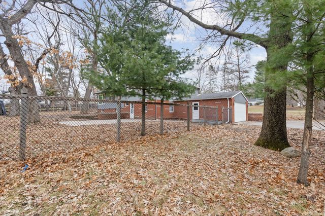 735 Warner Avenue N, Mahtomedi, MN 55115