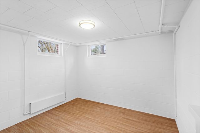 735 Warner Avenue N, Mahtomedi, MN 55115