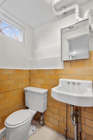 735 Warner Avenue N, Mahtomedi, MN 55115