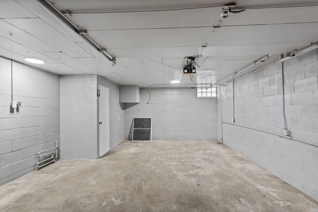 735 Warner Avenue N, Mahtomedi, MN 55115