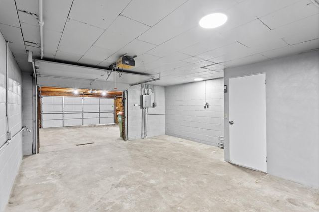 735 Warner Avenue N, Mahtomedi, MN 55115