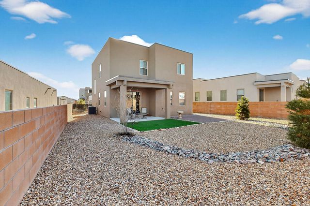 473 Wyatt Avenue SW, Los Lunas, NM 87031