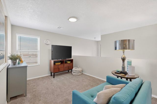 473 Wyatt Avenue SW, Los Lunas, NM 87031