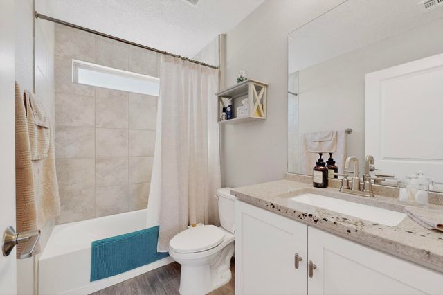 473 Wyatt Avenue SW, Los Lunas, NM 87031