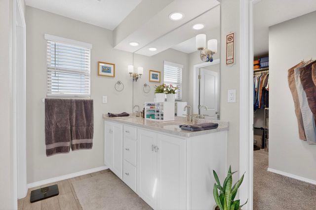 473 Wyatt Avenue SW, Los Lunas, NM 87031