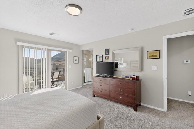 473 Wyatt Avenue SW, Los Lunas, NM 87031