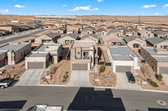 473 Wyatt Avenue SW, Los Lunas, NM 87031