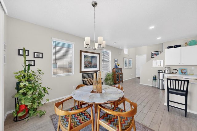 473 Wyatt Avenue SW, Los Lunas, NM 87031