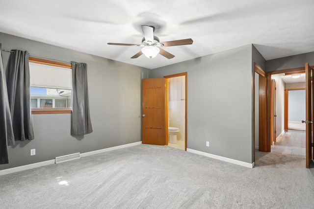 3700 23rd Avenue, Rock Island, IL 61201