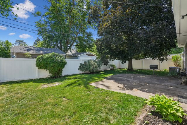 3700 23rd Avenue, Rock Island, IL 61201