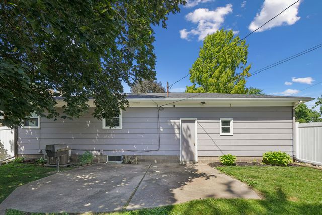 3700 23rd Avenue, Rock Island, IL 61201
