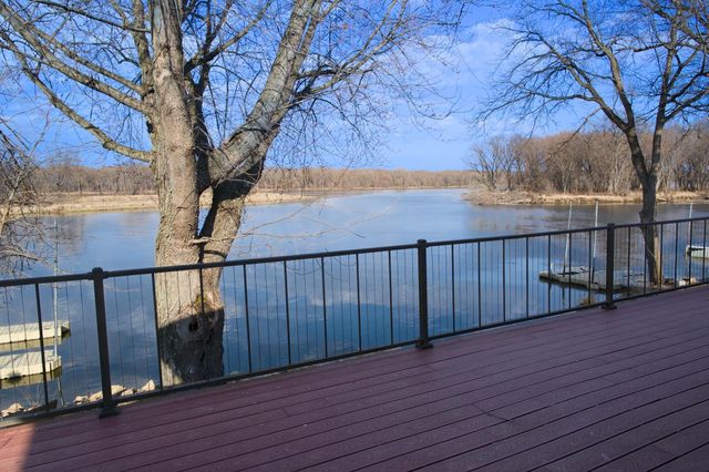 742 Shore Acres Road, La Crescent, MN 55947