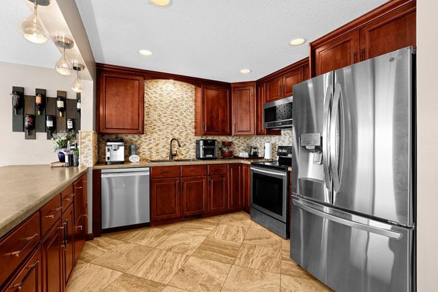 742 Shore Acres Road, La Crescent, MN 55947