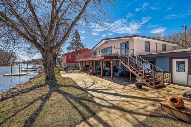 742 Shore Acres Road, La Crescent, MN 55947