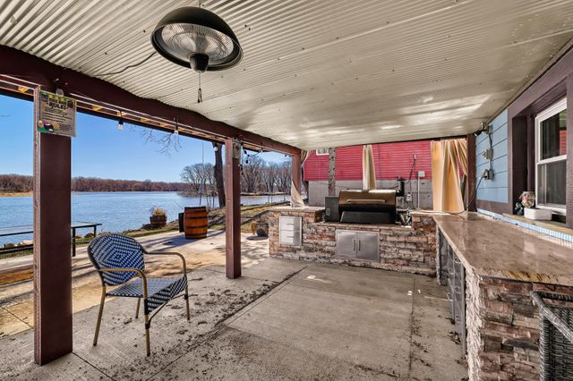742 Shore Acres Road, La Crescent, MN 55947