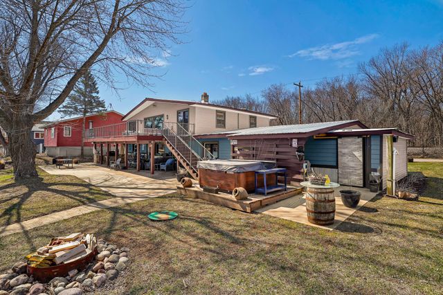 742 Shore Acres Road, La Crescent, MN 55947