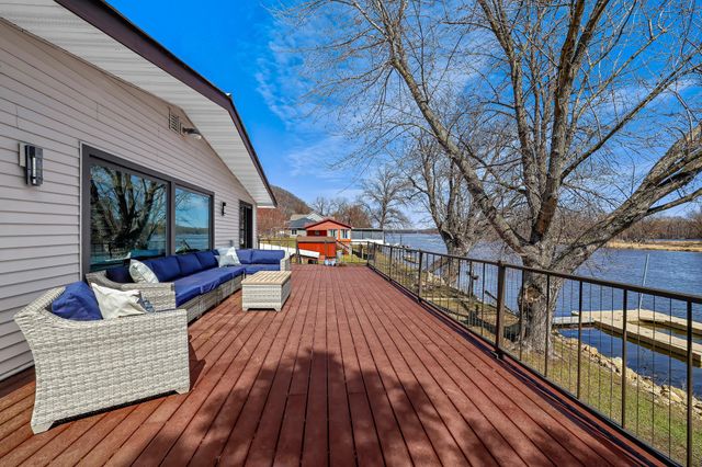 742 Shore Acres Road, La Crescent, MN 55947