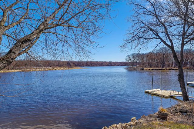 742 Shore Acres Road, La Crescent, MN 55947