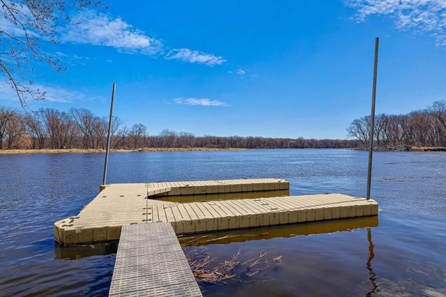 742 Shore Acres Road, La Crescent, MN 55947