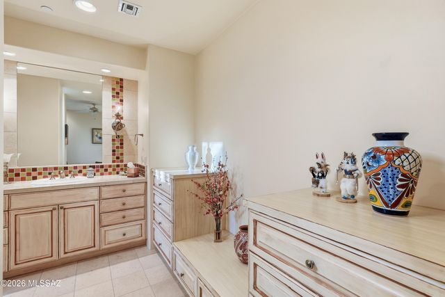 12772 N Sorrel Stallion Place, Marana, AZ 85658