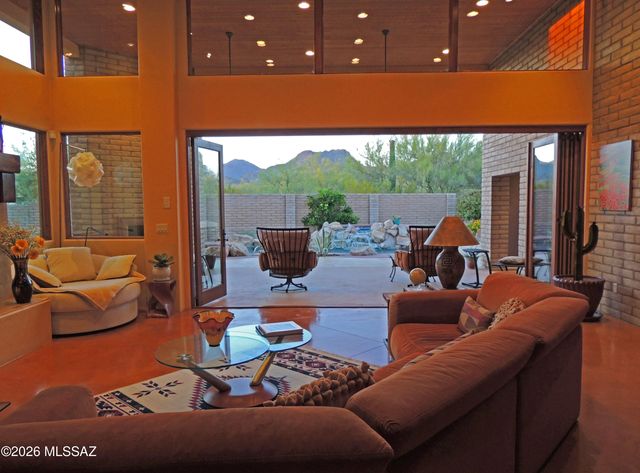 12772 N Sorrel Stallion Place, Marana, AZ 85658