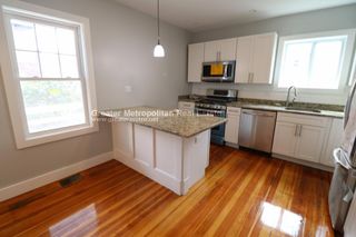 21 Seafoam Ave 3, Winthrop, MA 02152