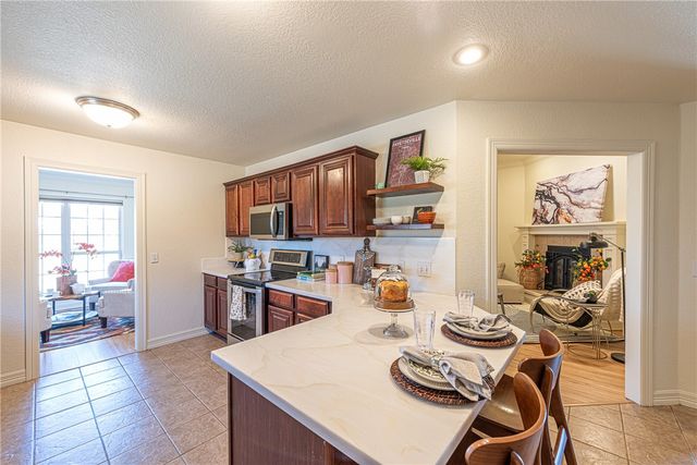 967 Meadowlands Drive, Fayetteville, AR 72704