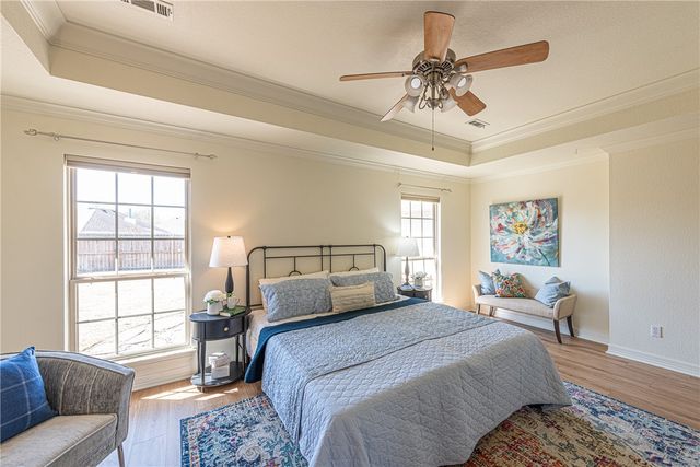 967 Meadowlands Drive, Fayetteville, AR 72704