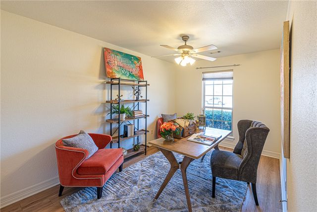 967 Meadowlands Drive, Fayetteville, AR 72704