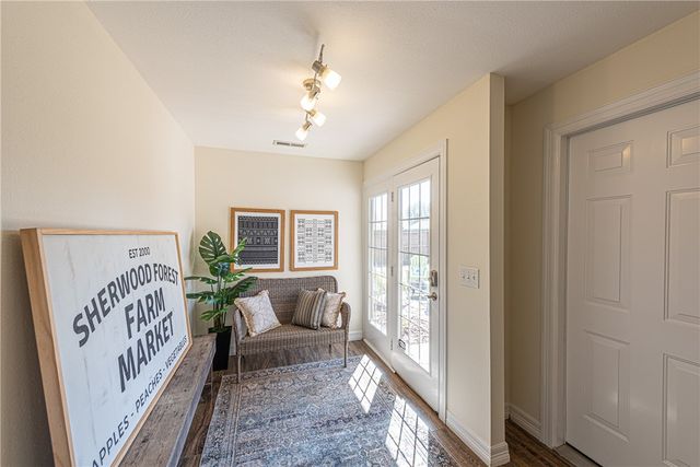 967 Meadowlands Drive, Fayetteville, AR 72704