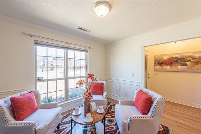 967 Meadowlands Drive, Fayetteville, AR 72704