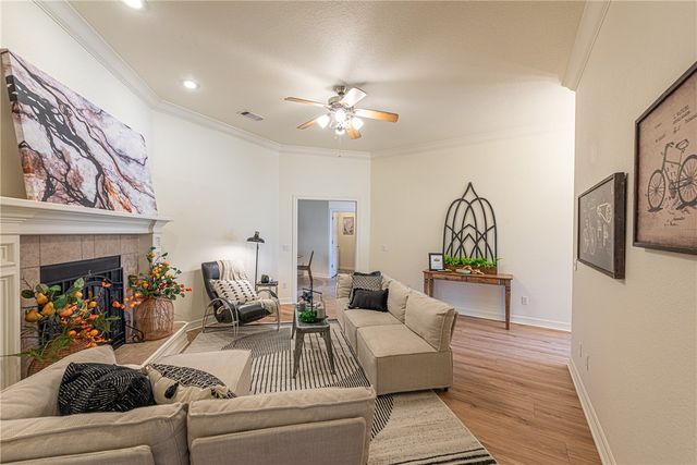 967 Meadowlands Drive, Fayetteville, AR 72704