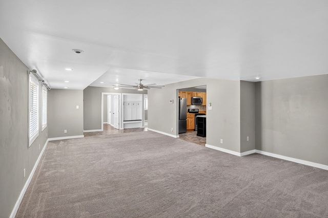 302 SW 9th St, Andrews, TX 79714