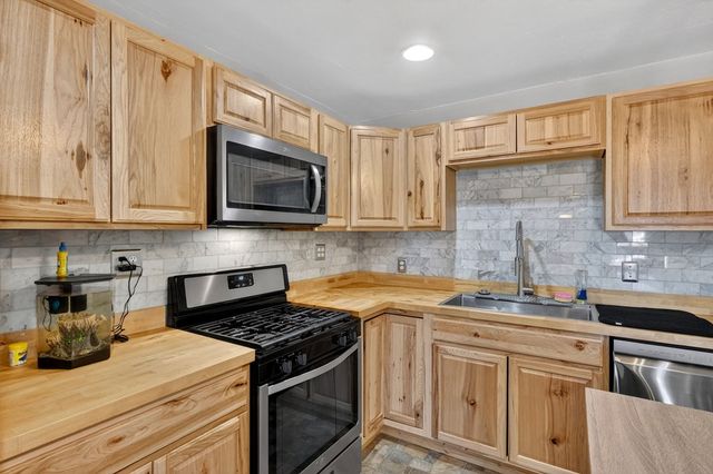 302 SW 9th St, Andrews, TX 79714