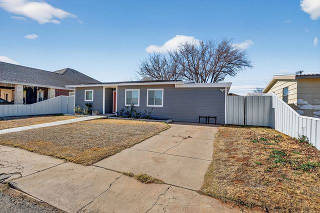 302 SW 9th St, Andrews, TX 79714