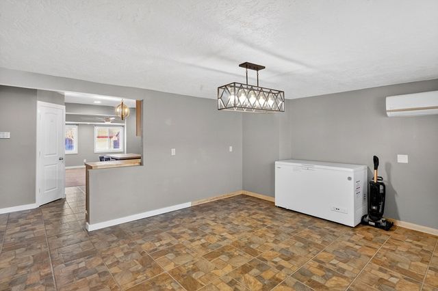 302 SW 9th St, Andrews, TX 79714