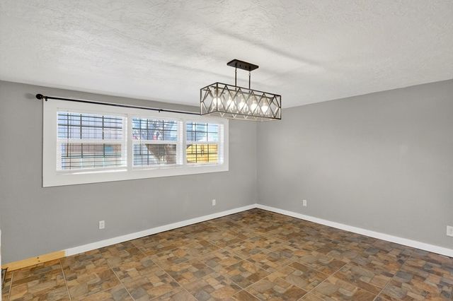 302 SW 9th St, Andrews, TX 79714