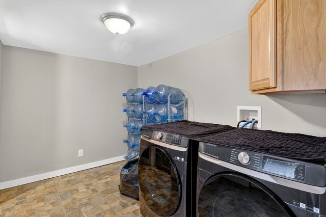 302 SW 9th St, Andrews, TX 79714