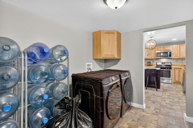 302 SW 9th St, Andrews, TX 79714