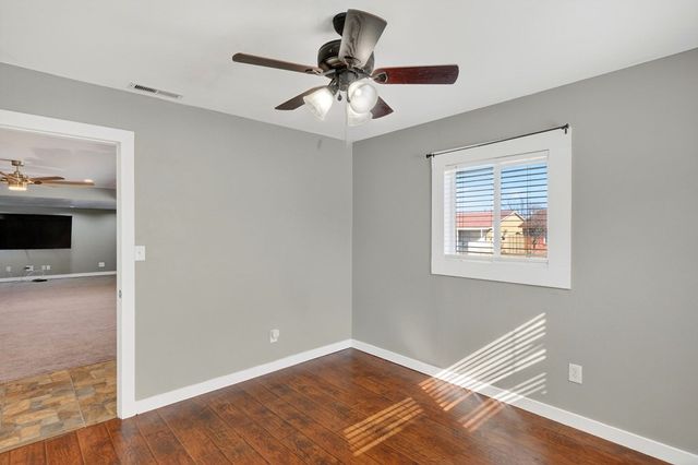 302 SW 9th St, Andrews, TX 79714