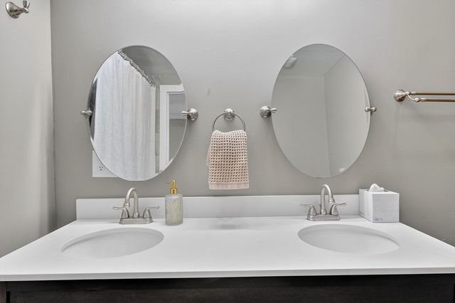 302 SW 9th St, Andrews, TX 79714