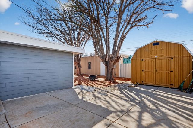 302 SW 9th St, Andrews, TX 79714