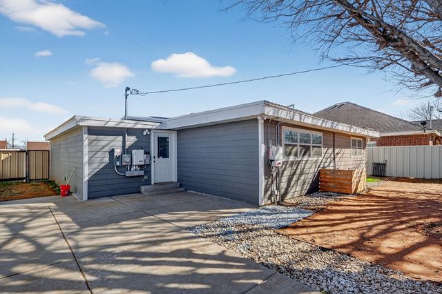 302 SW 9th St, Andrews, TX 79714