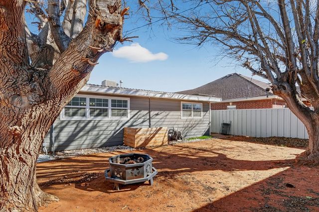 302 SW 9th St, Andrews, TX 79714