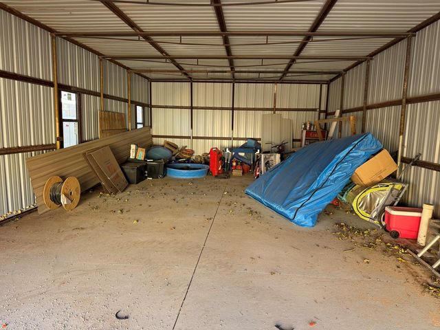 302 SW 9th St, Andrews, TX 79714