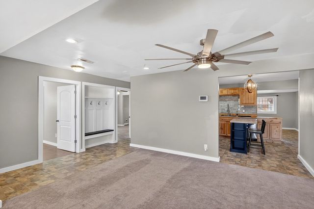 302 SW 9th St, Andrews, TX 79714