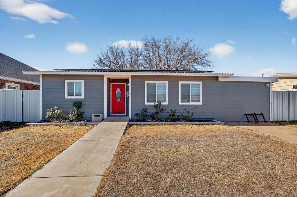 302 SW 9th St, Andrews, TX 79714